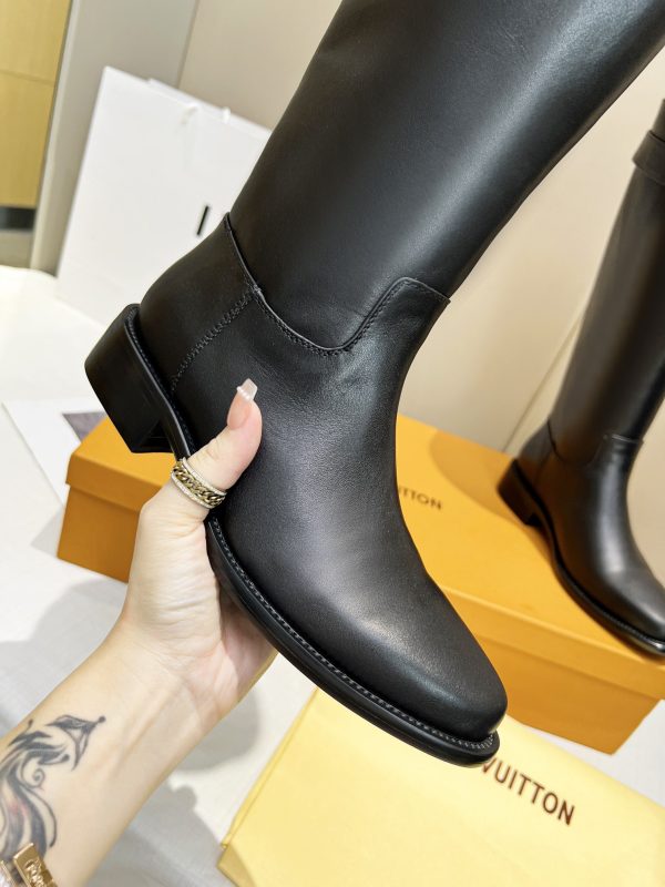 LV WOMEN’S BOOTS