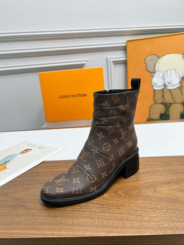 LV WOMEN’S BOOTS