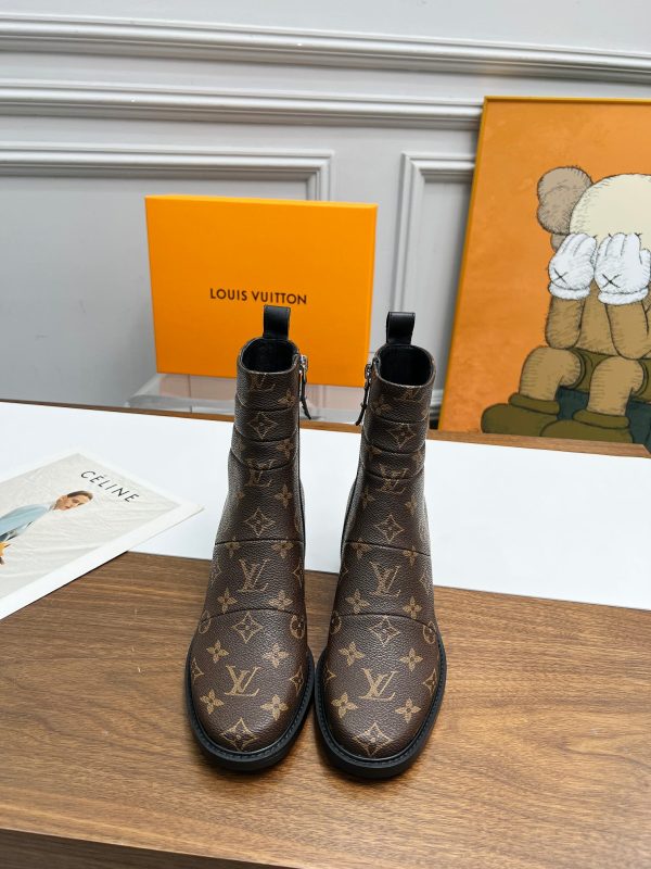 LV WOMEN’S BOOTS