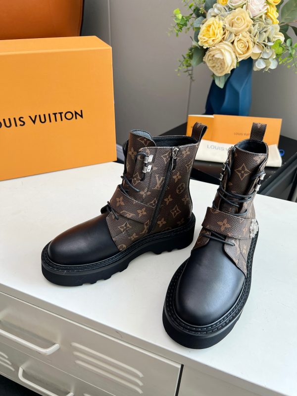 LV WOMEN’S BOOTS