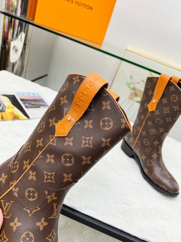 LV WOMEN’S BOOTS