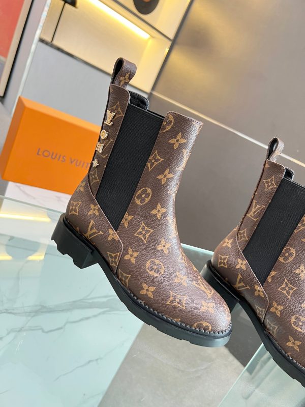 LV WOMEN’S BOOTS