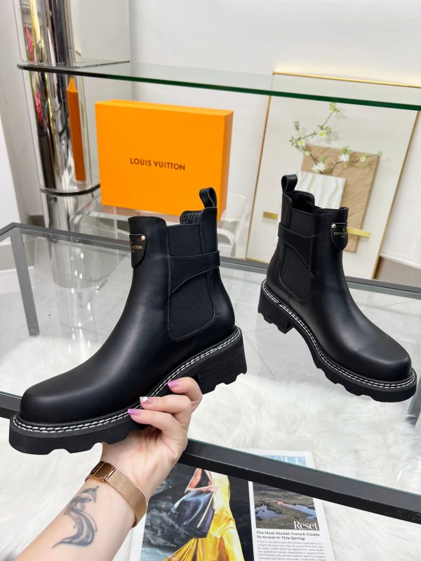 LV WOMEN’S BOOTS