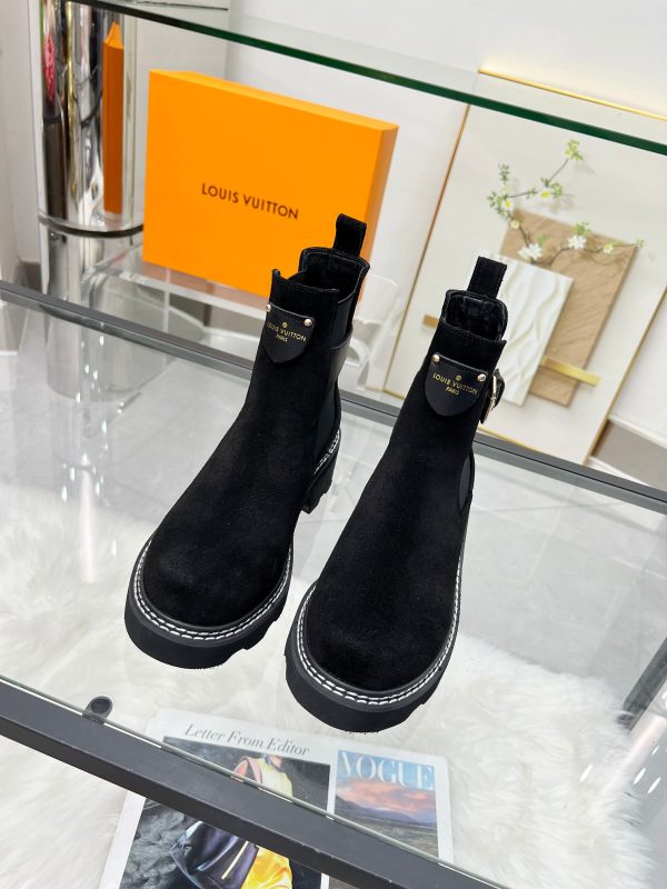 LV WOMEN’S BOOTS