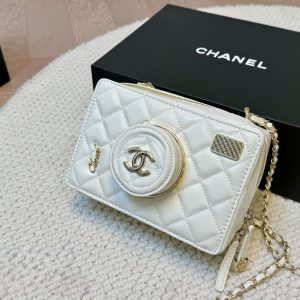 CHANEL CAMERA BAG LAMBSKIN WHITE 18CM AS4817 B16255 10601