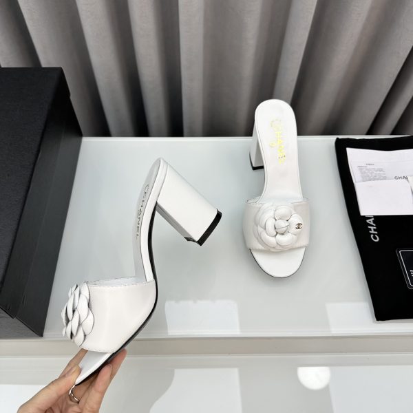 CHANEL CAMELLIA MEDIUM HEEL SLIPPERS LAMBSKIN WHITE