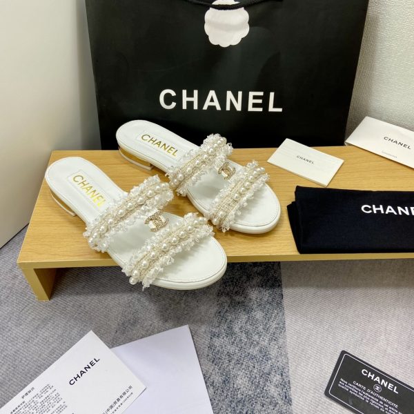 CHANEL MULE SLIPPERS PEARL TWEED WHITE