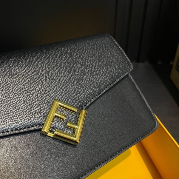 FENDI FF DIAMONDS WALLET ON CHAIN BLACK 22CM 8M0488ALV4F0KUR