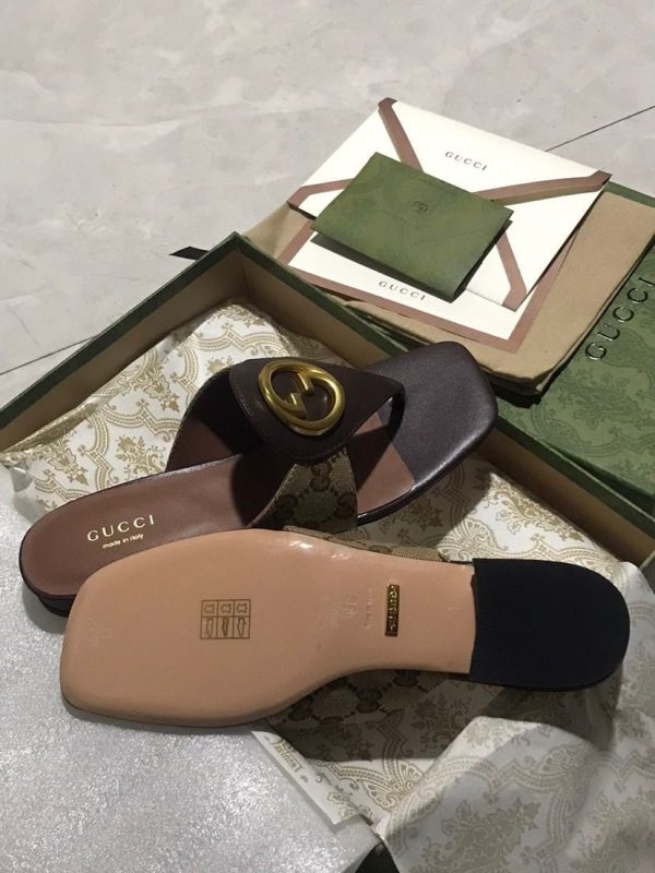 GUCCI BLONDIE THONG SANDALS BROWN P00810550