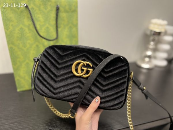 GUCCI MARMONT SMALL MATELASSE SHOULDER BAG BLACK 22CM