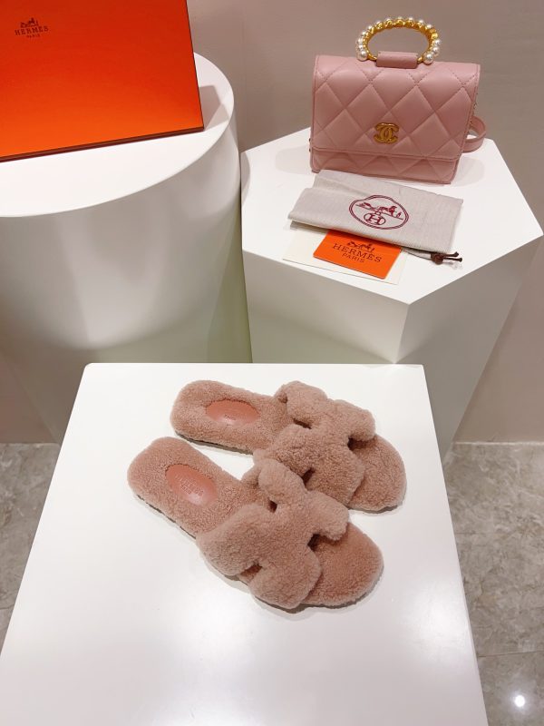 HERMES ORAN SANDALS PEAU LAINEE ROSE AUBE H231288Z