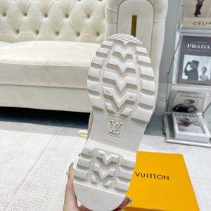 LOUIS VUITTON TERRITORY FLAT RANGER WHITE