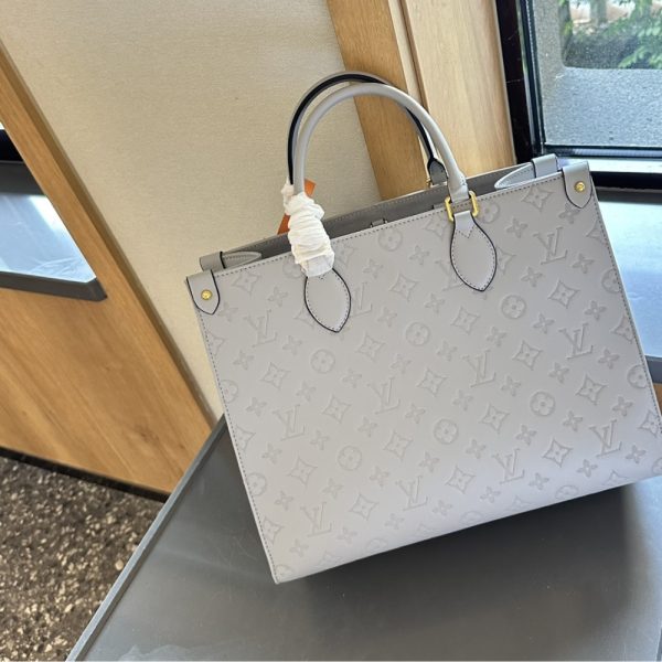 LOUIS VUITTON ON THE GO MM GREY 35CM