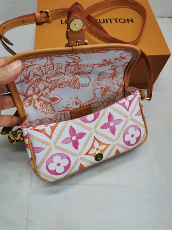 LOUIS VUITTON NANO DIANE BAG MONOGRAM CANVAS CORAL 20CM M83621