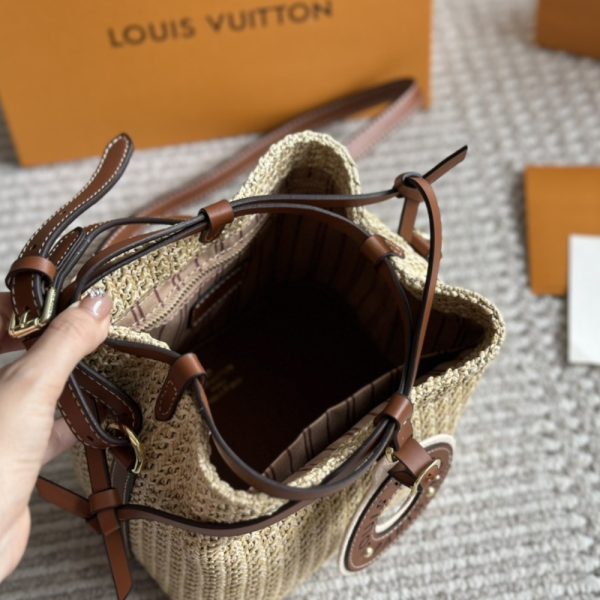 LOUIS VUITTON NOÉ PURSE TAN 18CM M83521