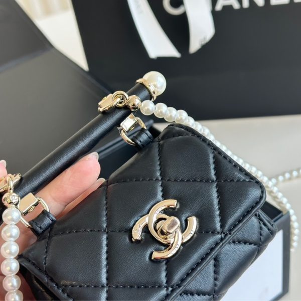 CHANEL CLUTCH WITH STRAP LAMBSKIN WITH IMITATION PEARLS BLACK 12CM AP4006 B16744 94305