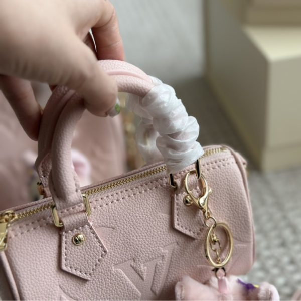 LOUIS VUITTON SPEEDY BANDOULIÈRE 20 MONOGRAM EMPREINTE PINK OPALE 20CM M47136