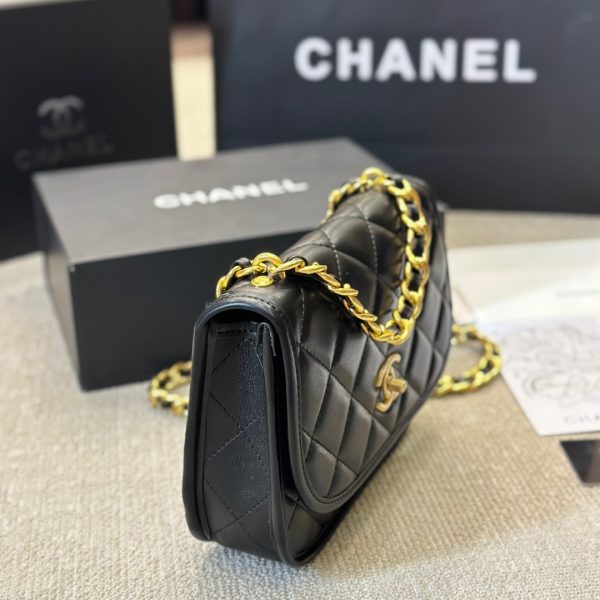 CHANEL CROSSBODY BAG CALFSKIN AND GOLD TONE METAL BLACK 23CM AS4845 B16235 94305