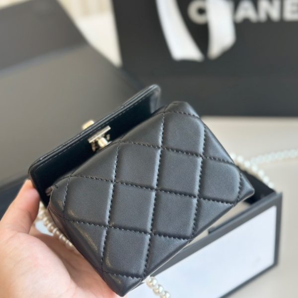 CHANEL CLUTCH WITH STRAP LAMBSKIN WITH IMITATION PEARLS BLACK 12CM AP4006 B16744 94305