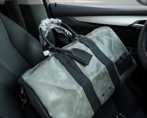 LOUIS VUITTON BANDOULIERE KEEPALL MONOGRAM SATELLITE 45CM