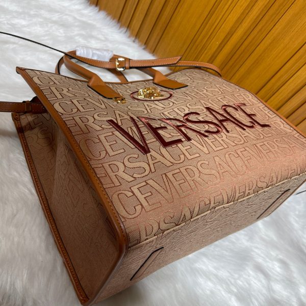 VERSACE ALLOVER LARGE TOTE BAG BROWN 39CM 1004741 1A08199 DTU UNICA 2N24V