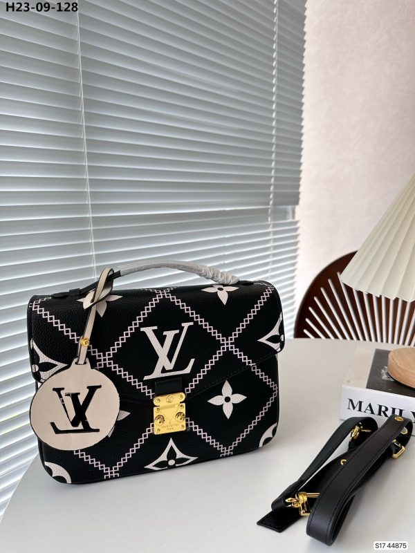 LOUIS VUITTON POCHETTE MÉTIS WITH BLACK TAG BLACK 25CM