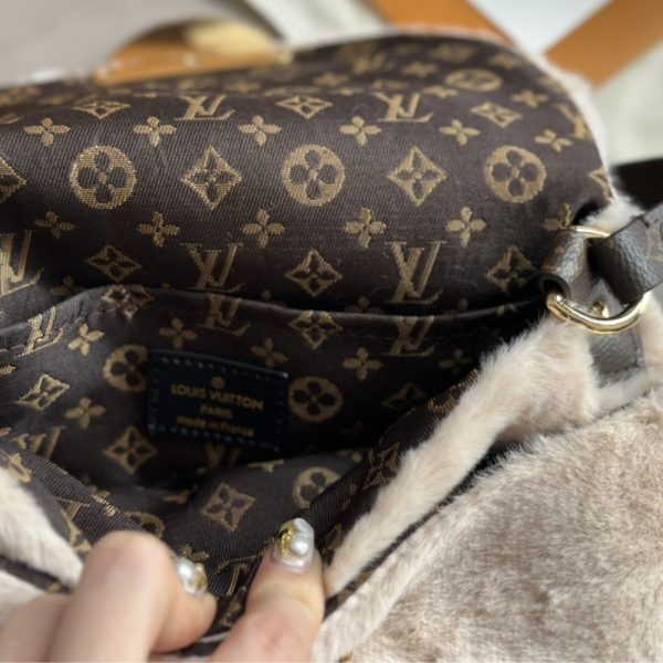 LOUIS VUITTON BAG SKI COZYGRAM SUNSET BAG CREAM 27CM M12097