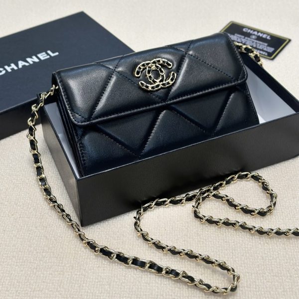 CHANEL LAMBSKIN FLAP BAG BLACK 19CM