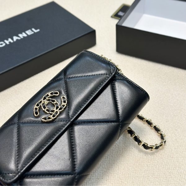 CHANEL LAMBSKIN FLAP BAG BLACK 19CM