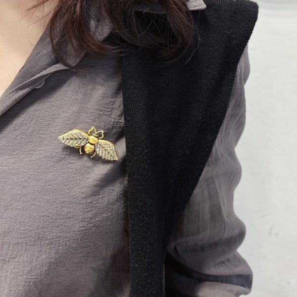 GUCCI GG SMALL BEE BROOCH GOLD