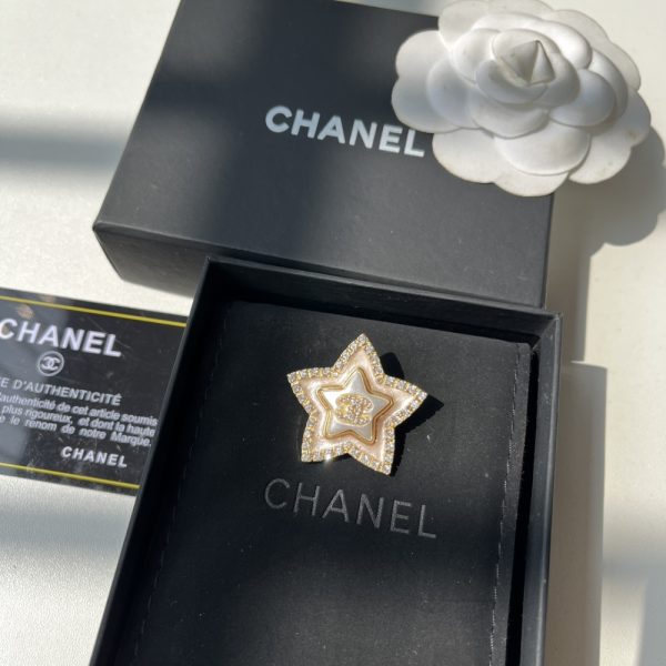 CHANEL CC STAR BROOCH GOLD