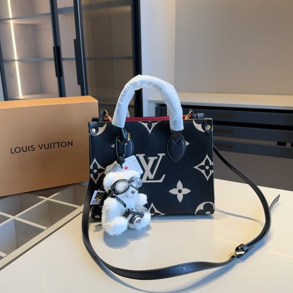 LOUIS VUITTON ONTHEGO PM BLACK 25CM