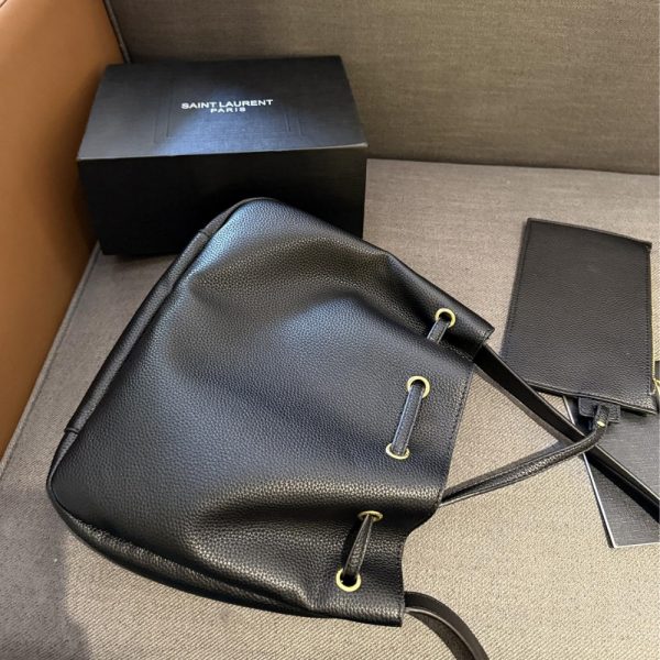 SAINT LAURENT PARIS VII SMALL HOBO IN GRAINED LEATHER BLACK 26CM 796626AADUU1000