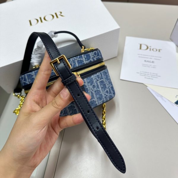 DIOR 30 MONTAIGNE MINI VANITY CASE BLUE DENIM 17CM S2332UDCE M49E