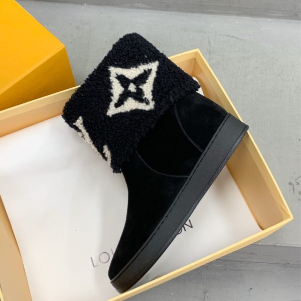 LOUIS VUITTON SNOWDROP FLAT ANKLE BOOT BLACK 1AACHV