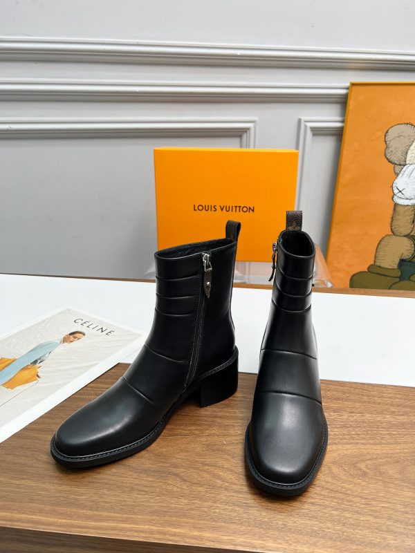 LOUIS VUITTON JAZZ BOOTS LAMBSKIN BLACK 1ADBJ9