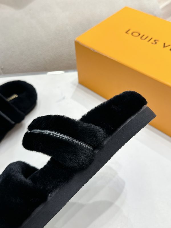 LOUIS VUITTON LV SUNSET FLAT COMFORT MULE SHEARLING NOIR1 1ADC65