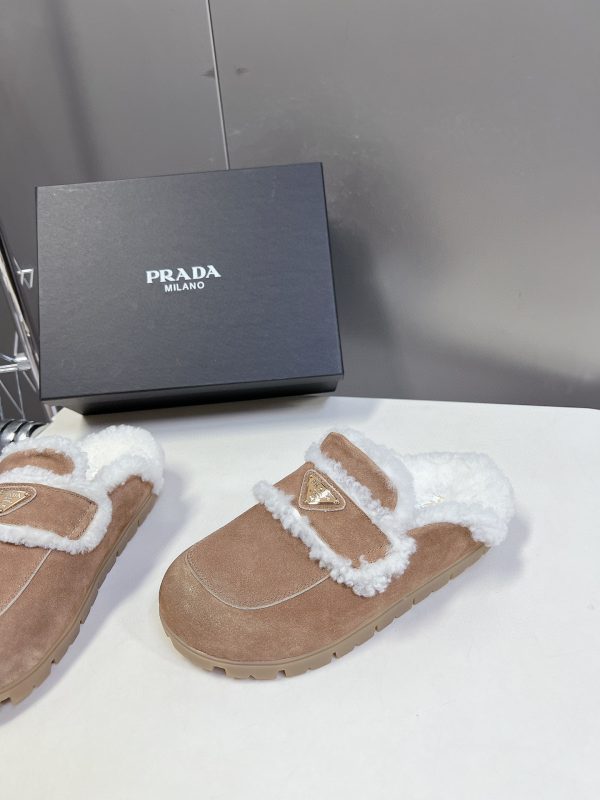 PRADA SUEDE AND SHEARLING SLIPPERS ECRU 1S711M X0O F0379 F ZG20