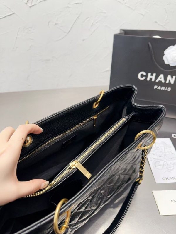 Chanel Vintage CC Chain ToteLarge Black New 2