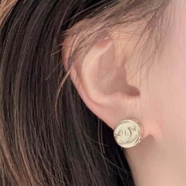 CHANEL GOLD MINI EARRINGS