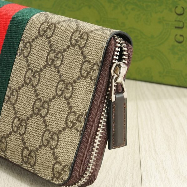 GUCCI GG SUPREME ROUND ZIPPER 21CM 90248668