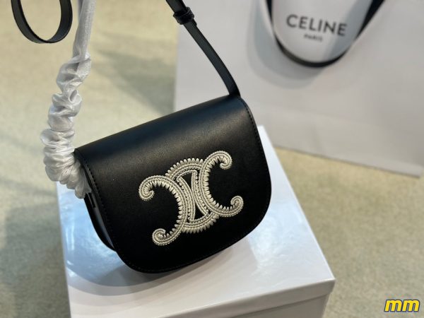 CELINE FOLCO CUIR TRIOMPHE IN SMOOTH CALFSKIN WITH TRIOMPHE EMBROIDERY BLACK 19CM