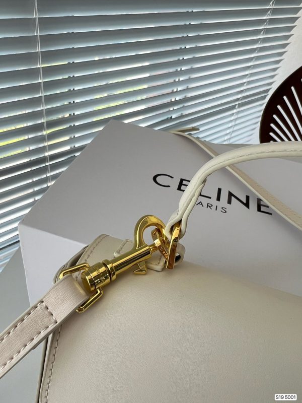 CELINE BOX TRIOMPHE IN NATURAL CALFSKIN WHITE 23CM