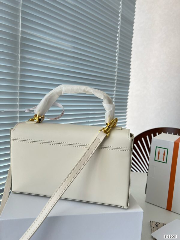 CELINE BOX TRIOMPHE IN NATURAL CALFSKIN WHITE 23CM