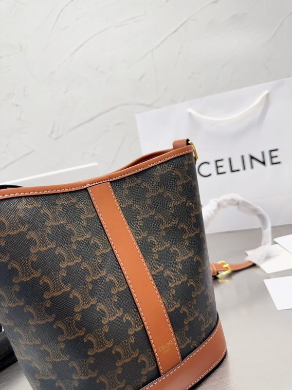 CELINE SMALL BUCKET IN TRIOMPHE CANVAS AND CALFSKIN TAN 20CM 191442CAS04LU