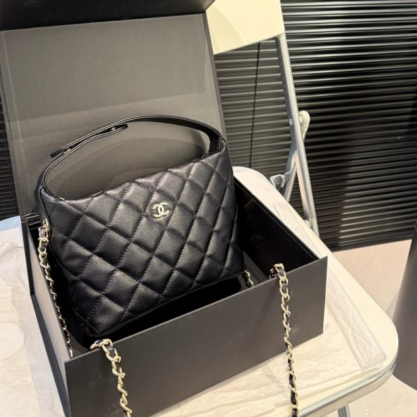 CHANEL 25C HOBO BAG CAVIAR BLACK 17CM