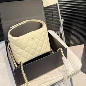 CHANEL 25C HOBO BAG CAVIAR WHITE 17CM