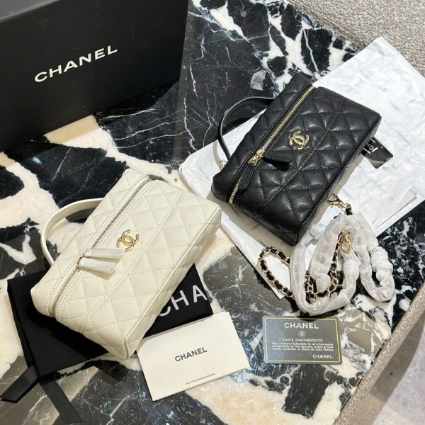 CHANEL LONG VANITY WITH CHAIN BLACK 19CM