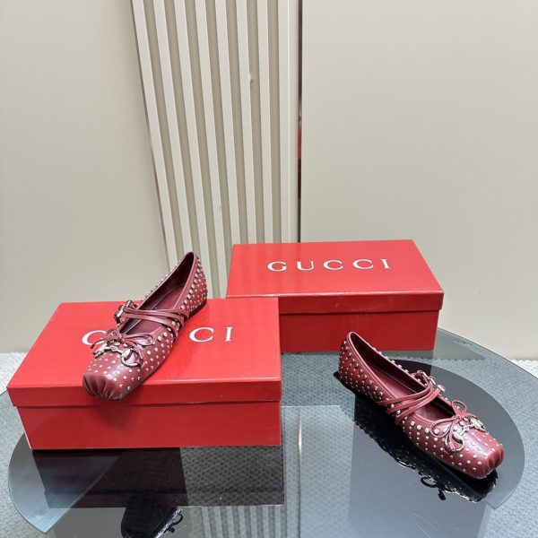 GUCCI WOMEN’S HORSEBIT BALLET FLAT ALLOVER STUDS RED 821218 AAEEV 6249