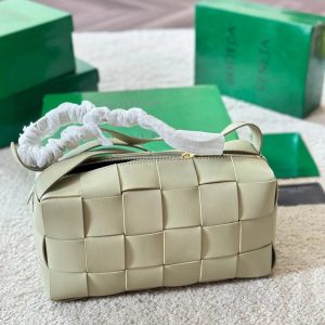 BOTTEGA VENETA BRICK CASSETTE INTRECCIO LEATHER SHOULDER BAG TRAVERTINE 28CM